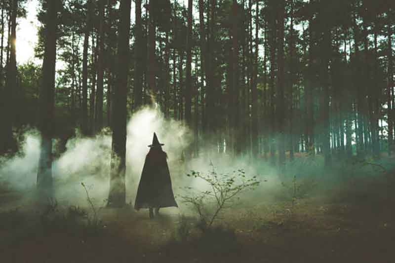 Vous êtes gauchère vous devez être une sorcière Vous êtes gauchère vous devez être une sorcière